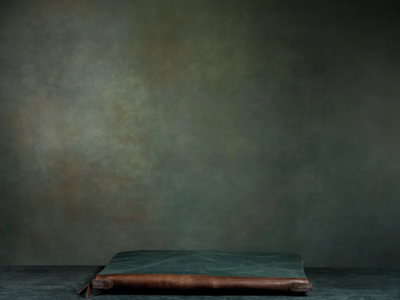 Garment Bag (Archive Edition) view 3