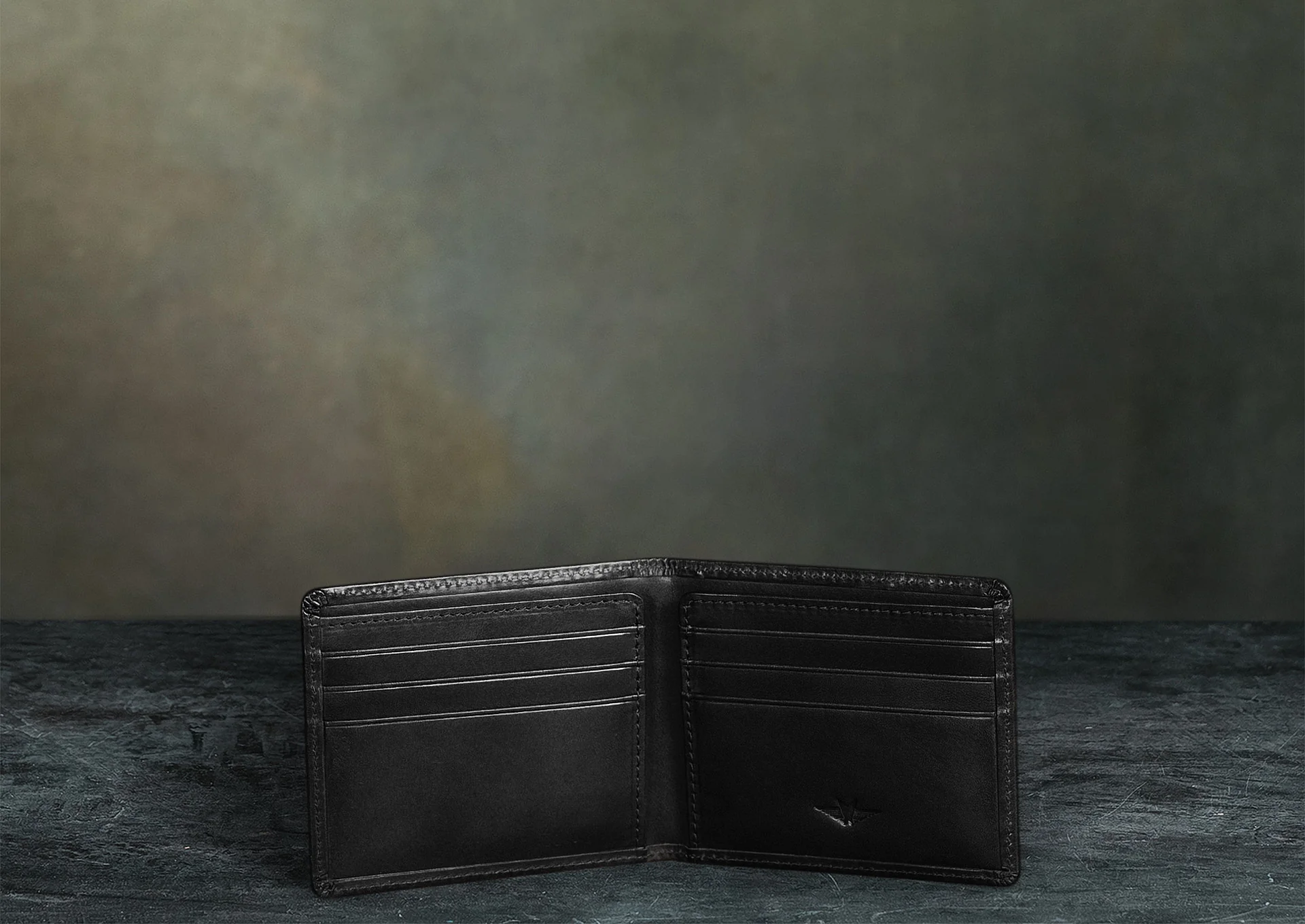 Slim Bifold - Black view 4